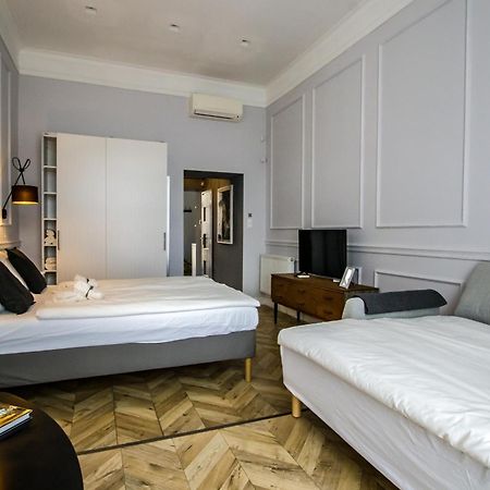 Wilson'S Oktogon Square Suite Apartment Budapest Exteriör bild