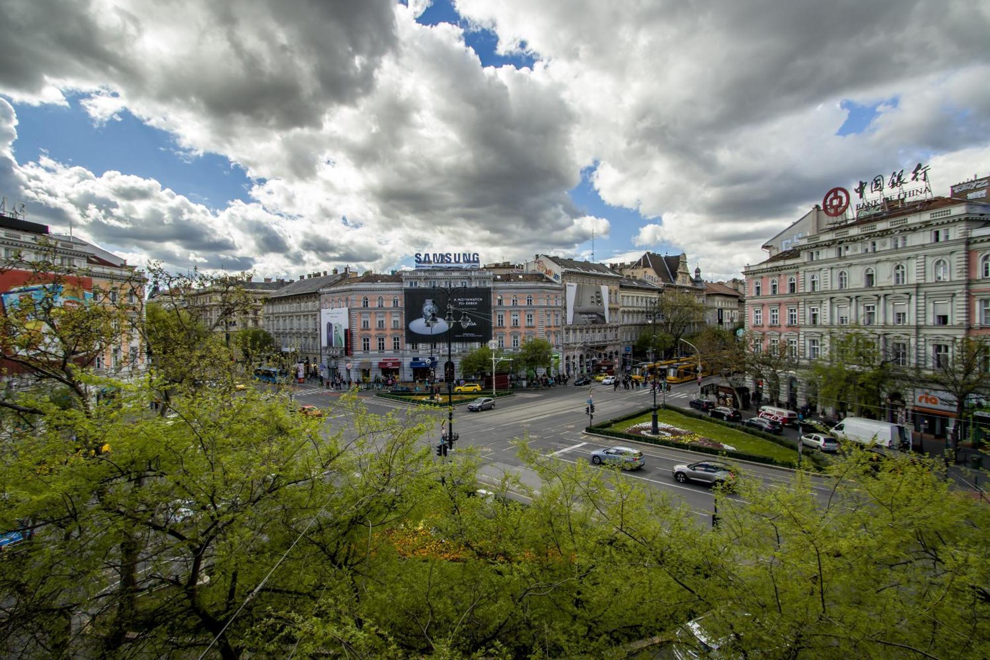 Wilson'S Oktogon Square Suite Apartment Budapest Exteriör bild